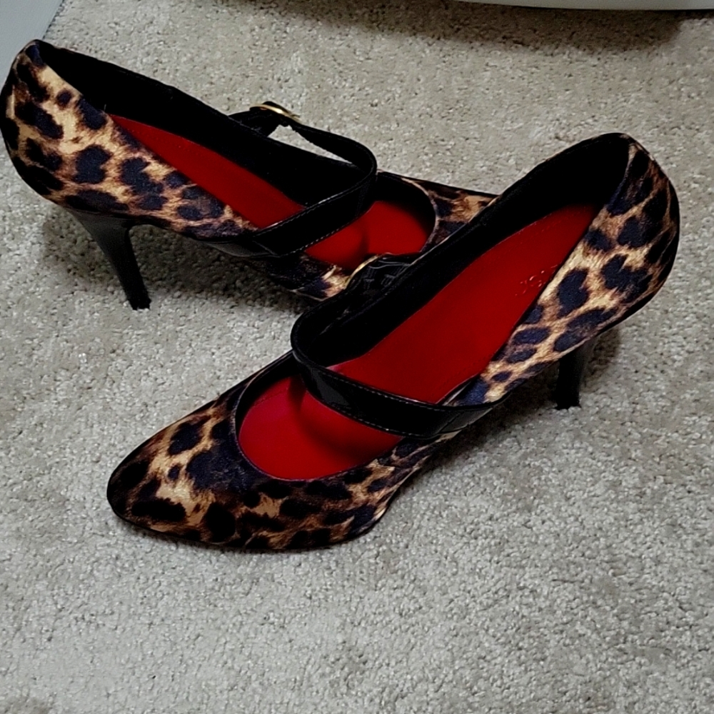 Dexter leopard heels